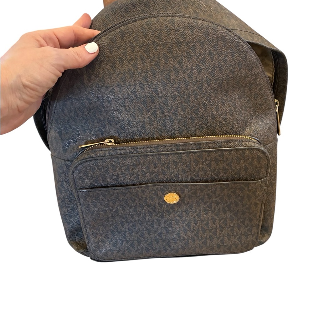 Michael Kors Maisie 2-in-1 Signature Logo Backpack + Clutch – Brown/Acorn